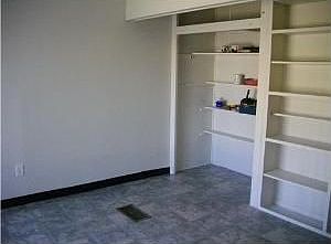4th image of 3244 Lynn Ave