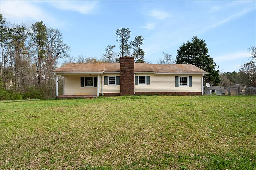 3 bed, 2.0 bath, 1296 sqft, $1,850 — Photo 1