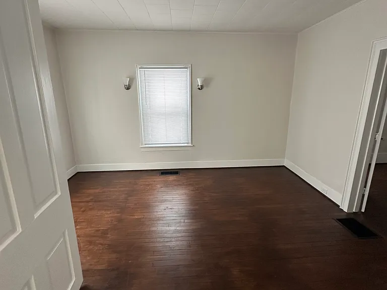 341 W Main St — Photo 8