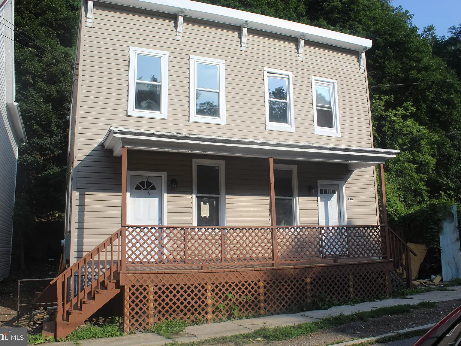2 bed, 1984 sqft, $1,050 — Photo 1