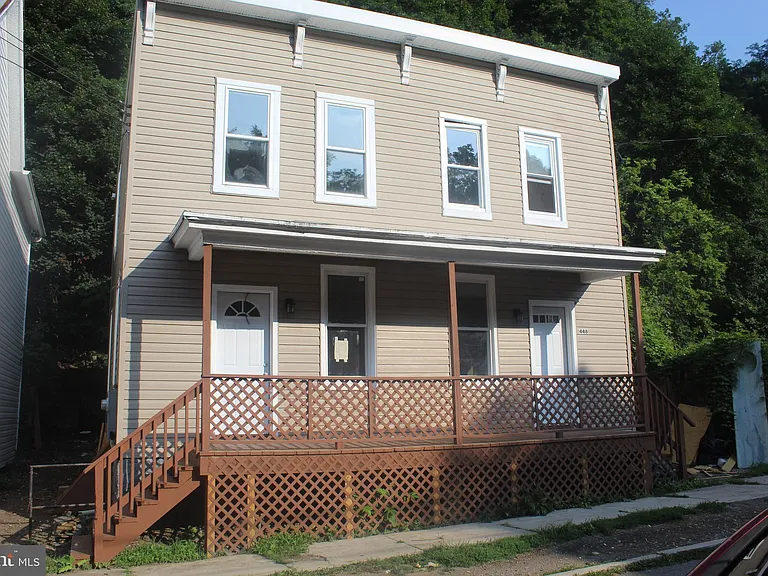 446 Goethe St — Photo 1