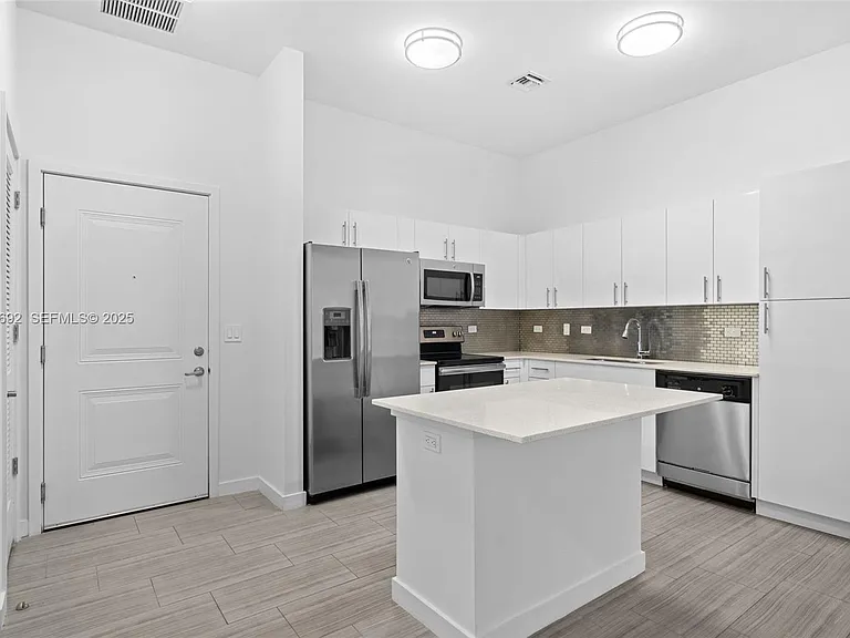 1776 Polk St #1103 — Photo 6