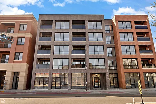 2839 W Belmont Ave #301 Photo 1