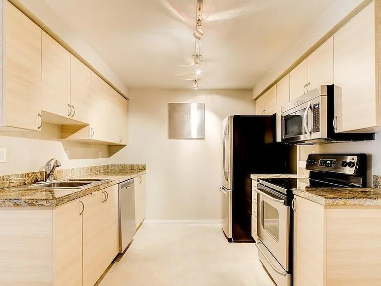 929 3rd Ave #F102 — Photo 16