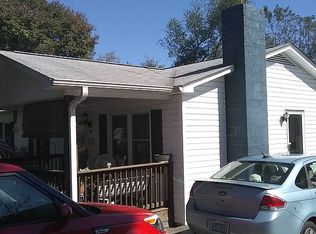 961 Newsome St, Mount Airy, NC 27030