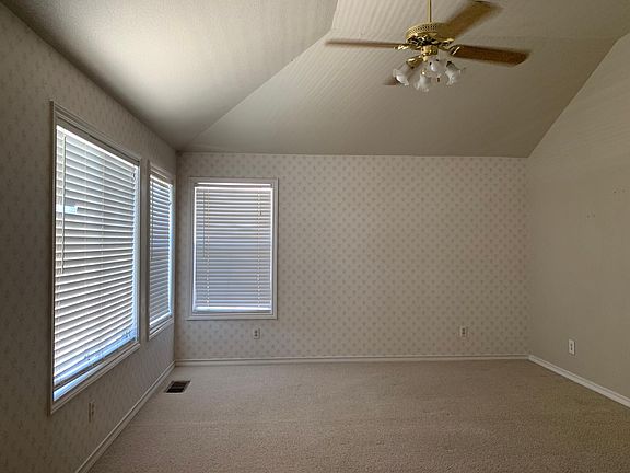 5th image of 2214 Chaparral Ct
