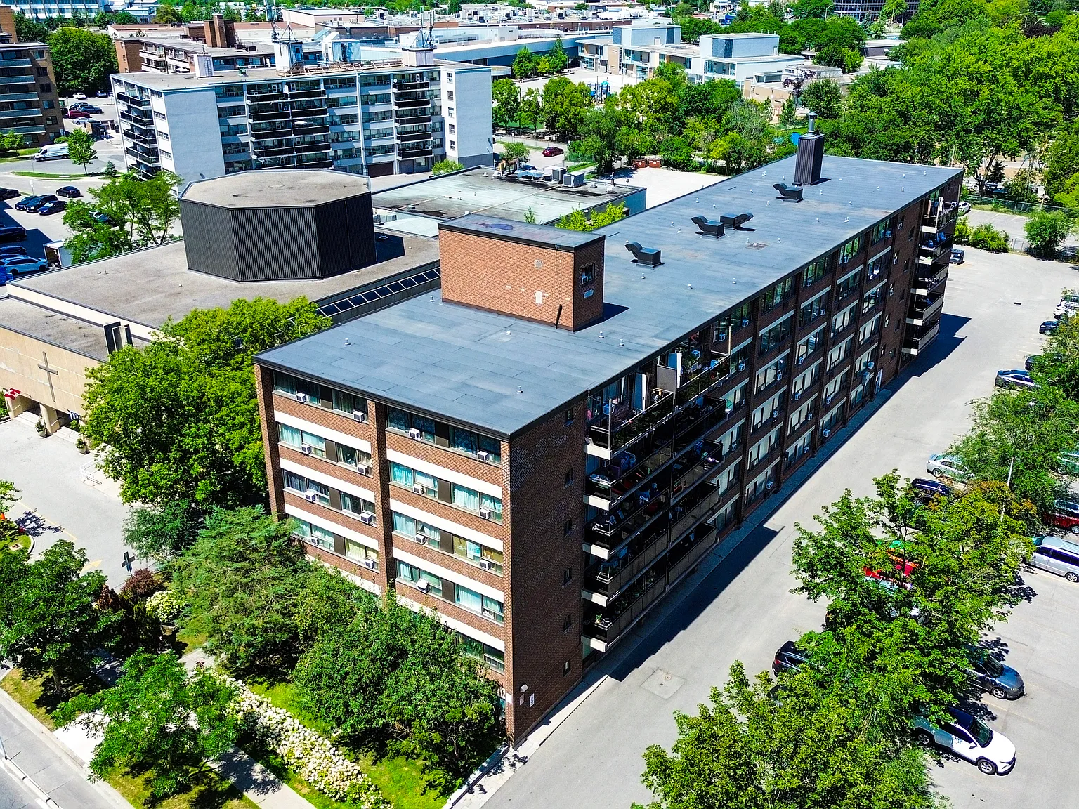 36 Thorncliffe Park Drive — Photo 3