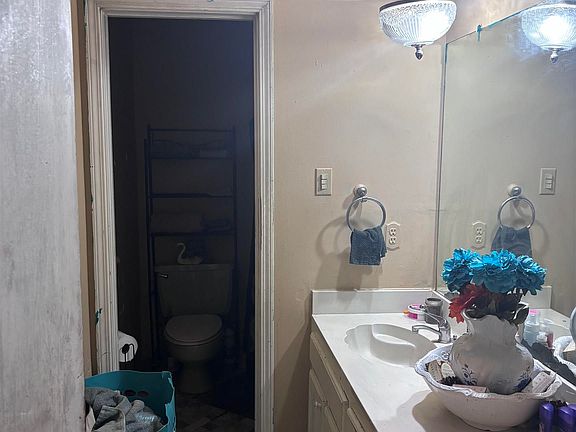 4th image of 4616 Salem Dr