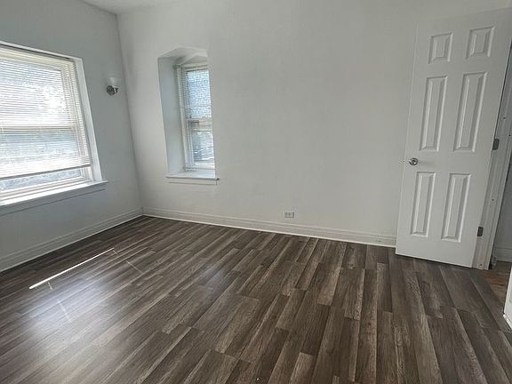 3rd image of 5923 S Wentworth Ave #2