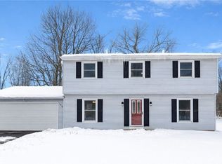 734 Eastwood Cir, Webster, NY 14580
