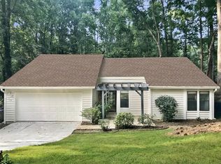 2950 Cedar Knoll Dr, Roswell, GA 30076