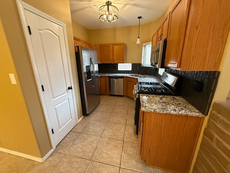 1409 Wilkes Way SE — Photo 4
