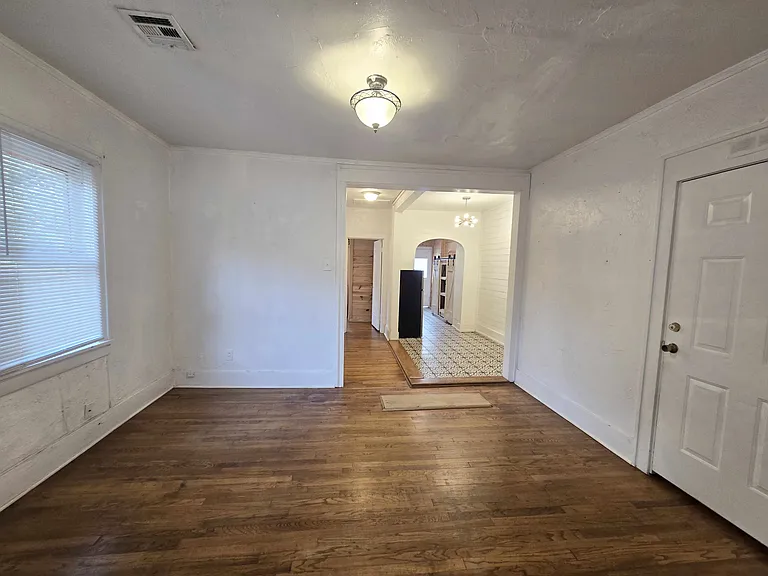2203 N Barnes Ave — Photo 4