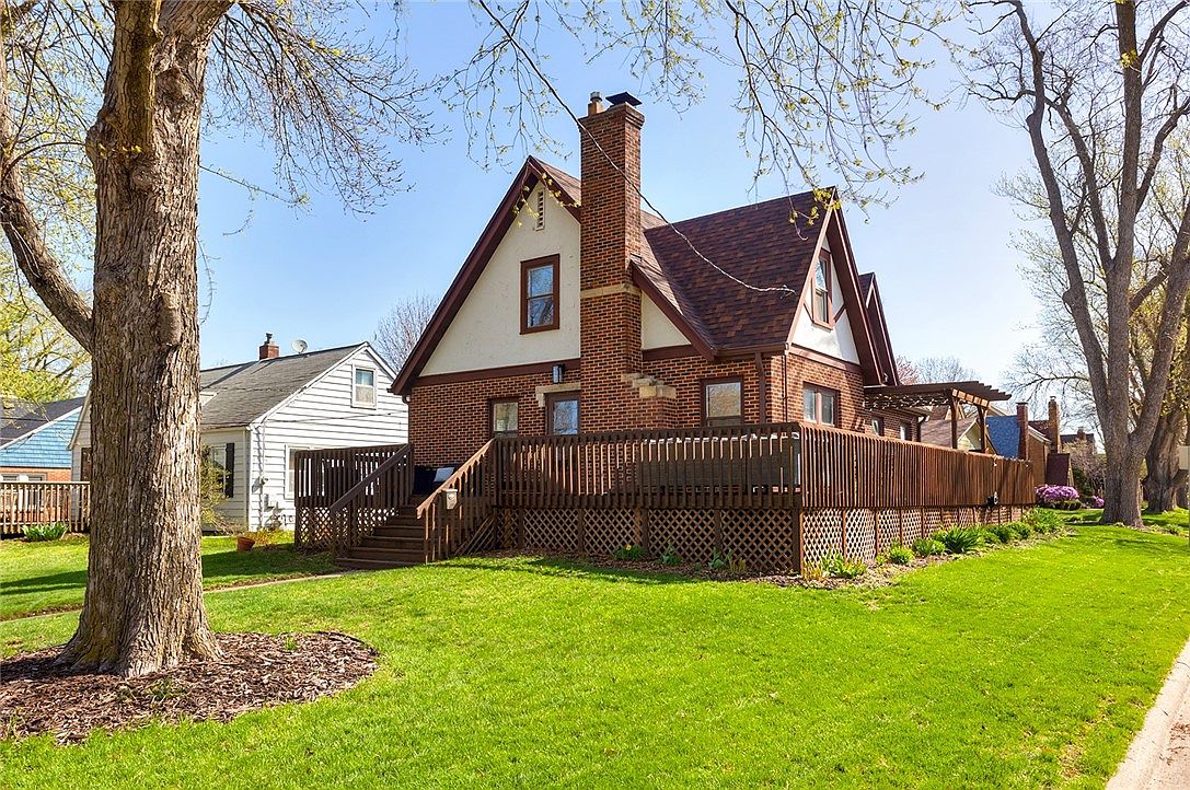 3101 44th St, Des Moines, IA 50310 | Zillow