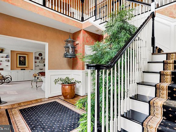 4th image of 337 Aftons Cir