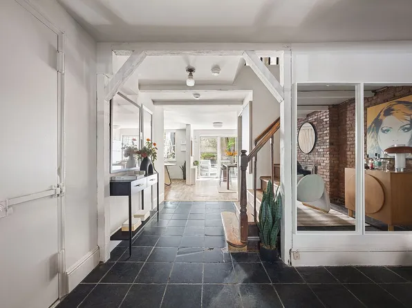 765 Greenwich St APT 1, New York, NY 10014