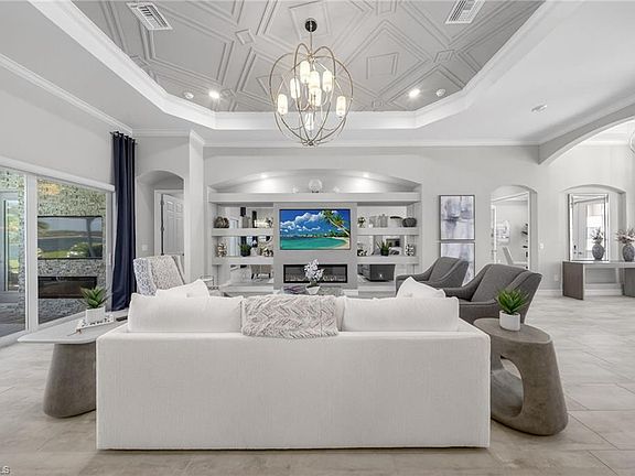 4th image of 14930 Blue Bay Cir