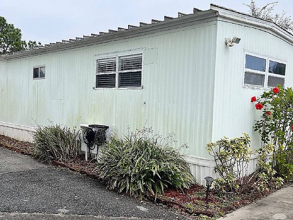 3rd image of 1582 London Ct