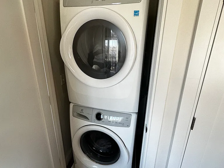 287 Maverick St #306 — Photo 9