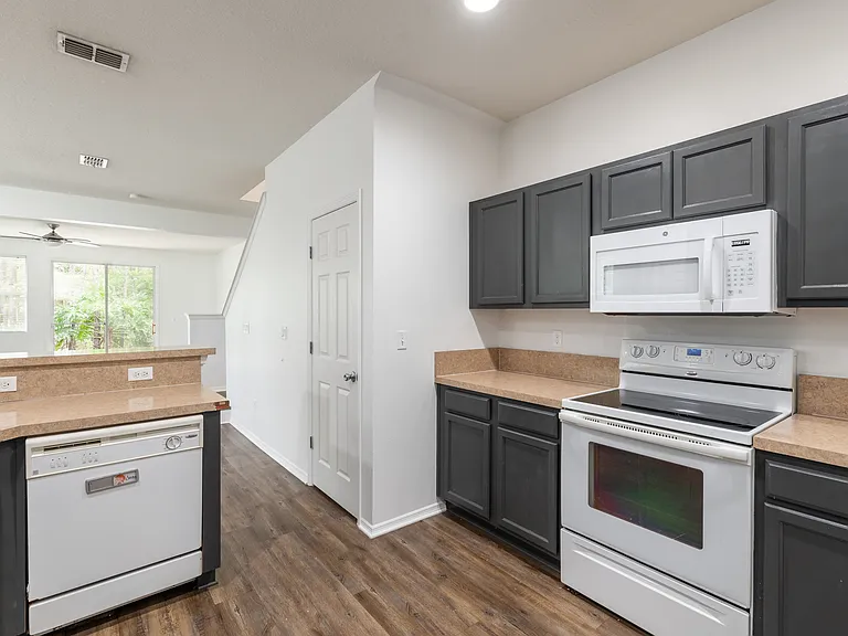 5892 Bartram Village Dr — Photo 15