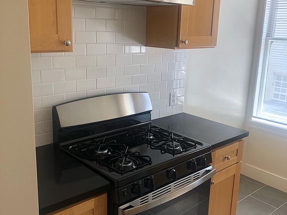 3rd image of 2000 Vallejo St APT 2