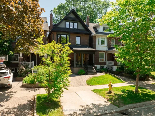 19 Lark St, Toronto, ON M4L 3M5