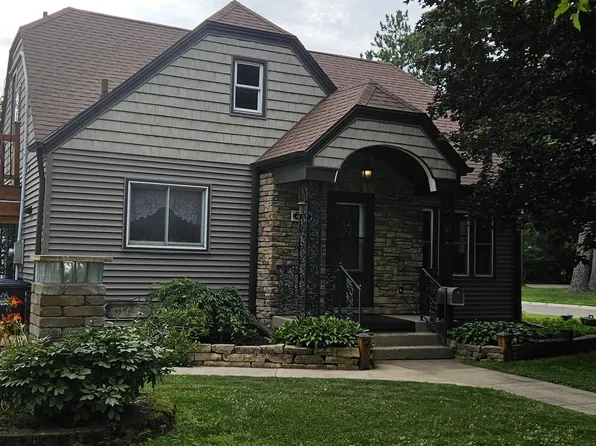 403 S Bartlett St, Shawano, WI 54166