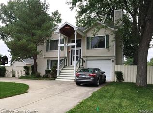 1251 Bamford Dr, Waterford, MI
