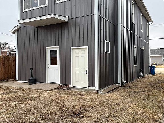 4th image of 507 Pearl St
