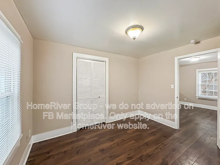1310 Roanoke Ave — Photo 11