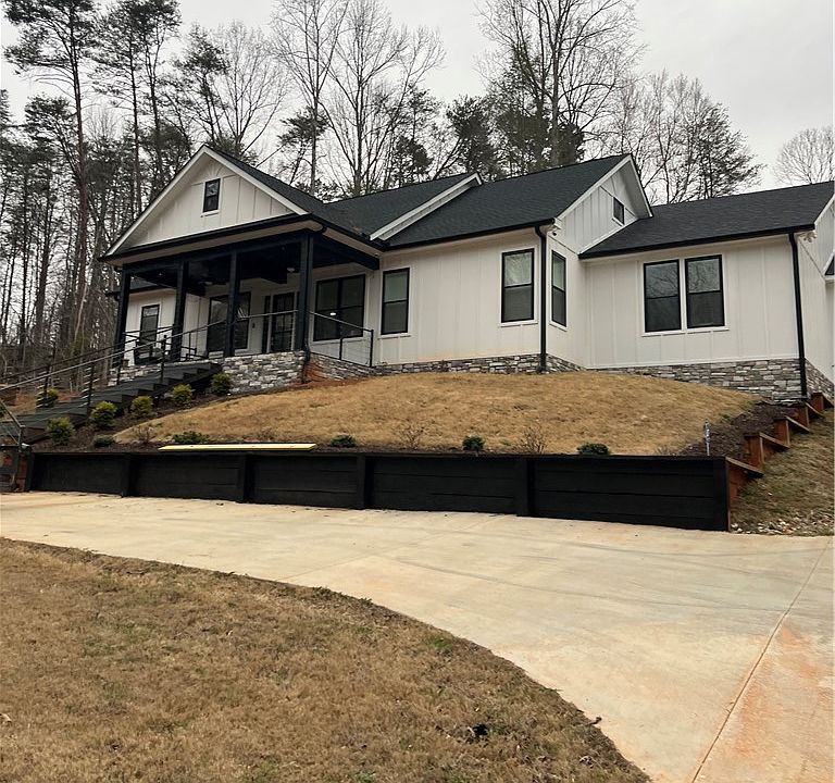 1st image of 2585 Dr Johns Rd