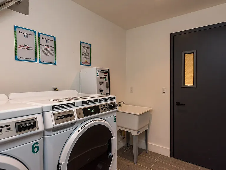 194 Hawthorne St #1R — Photo 11