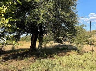 127 Hall Rd, Luling, TX 78648