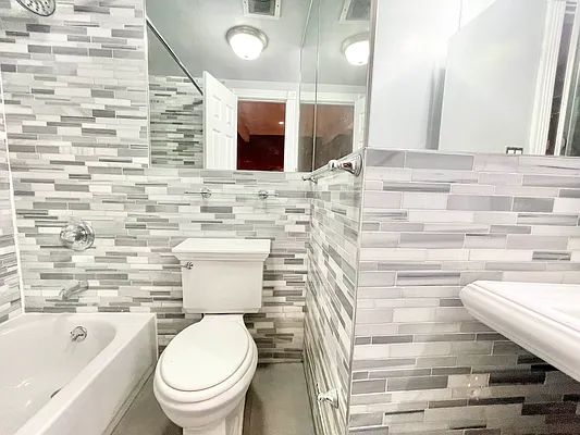 Rented by Century 21 Premier  | media 13