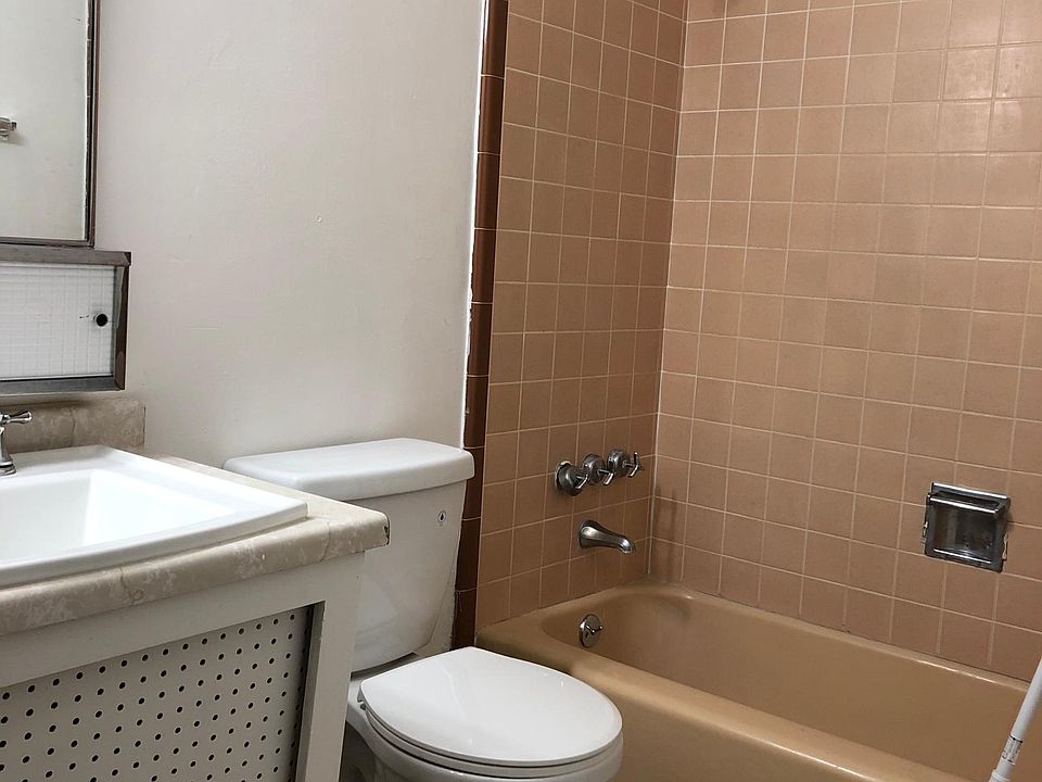 2nd image of 1900 Ross Pl SE APT A