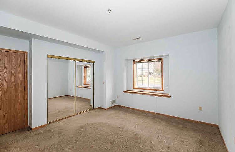1st image of 210 W Oak Leaf Dr Unit 7