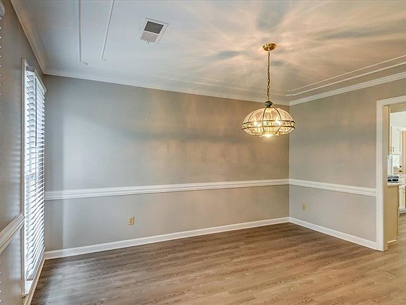 5th image of 8855 Bridlewood Ln