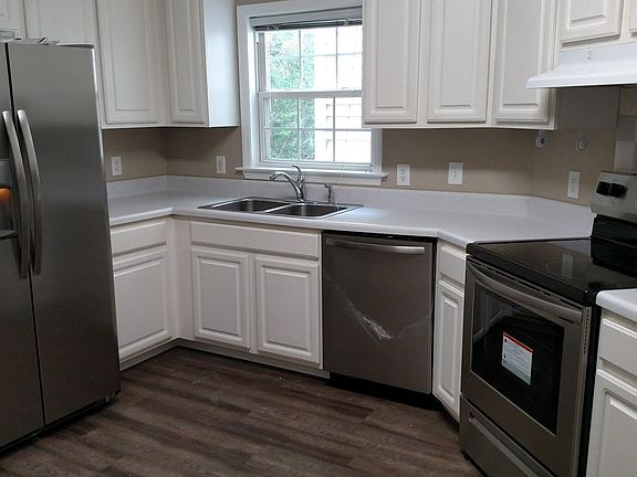 Kitchen with 1 year old appliances