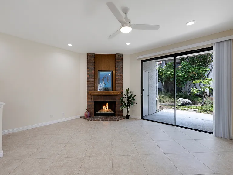 319 Molokai Dr — Photo 5