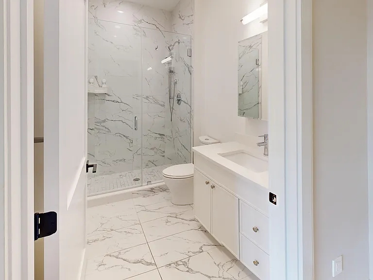 157 Everett St #204 — Photo 4