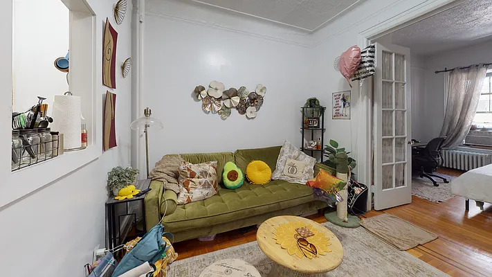 Rented by Bond New York | media 9