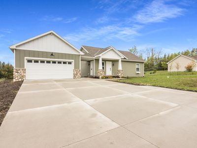8516 S Olivia Dr, Maple City, MI, 49664