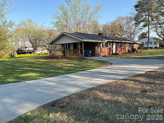 4th image of 1820 Connelly Springs Rd