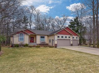 888 Bear Lake Rd, Muskegon, MI 49445