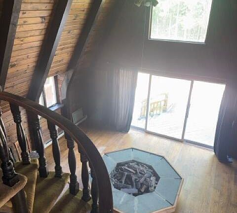 4th image of 119 River Dr E