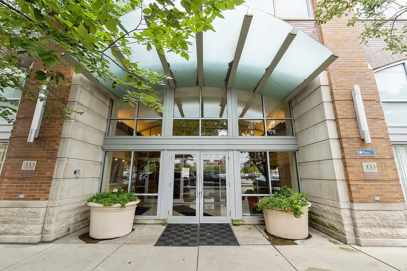 1 bed, 810 sqft, $2,500 — Photo 1