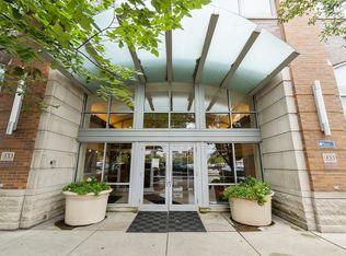 933 W Van Buren St APT 623, Chicago, IL 60607