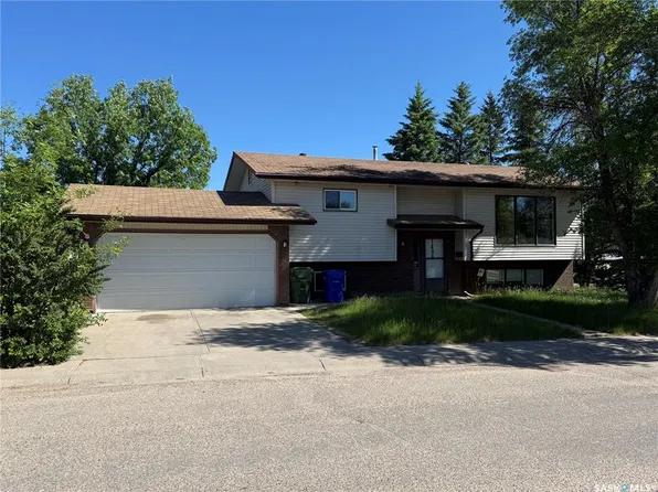1498 Lacroix STREET, Prince Albert, SK S6V 7T8