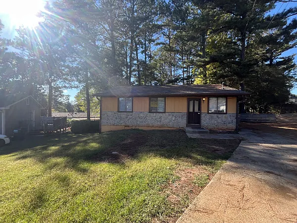 1074 Sparrow Ct — Photo 2