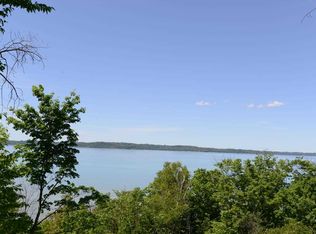 9199 Bayridge Dr, Williamsburg, MI 49690